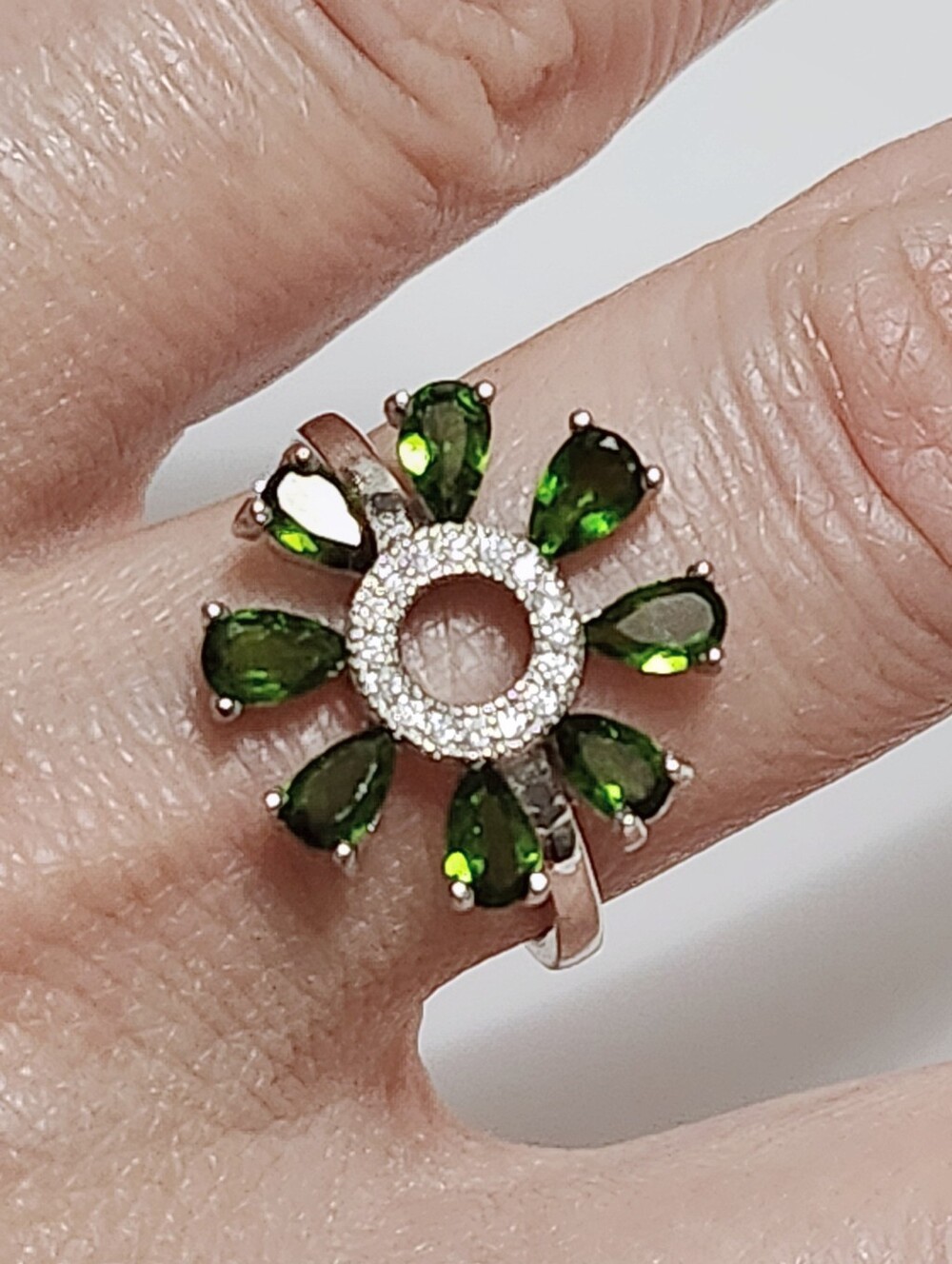 2.0 ctw Chrome Diopside Halo Sterling Silver Floral Pavé Accents Ring size 7.5 - Picture 5 of 12
